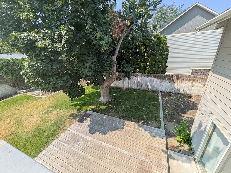 8015 W Hood Ave — Photo 3