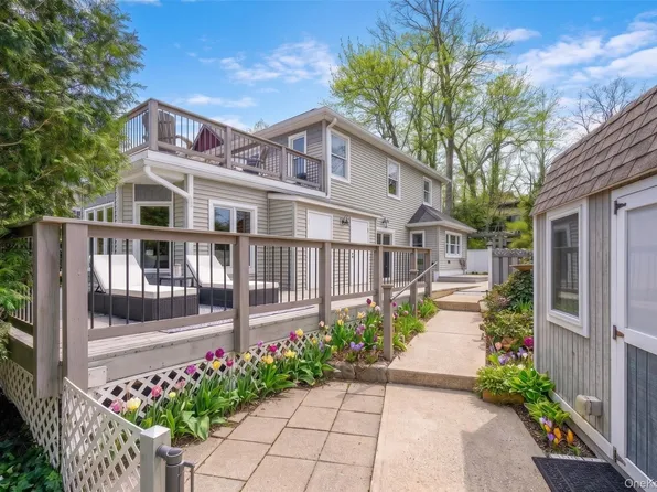 32 Crescent Drive, Huntington, NY 11743