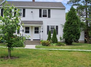 367 Sylvan Knoll Rd, Stamford, CT 06902