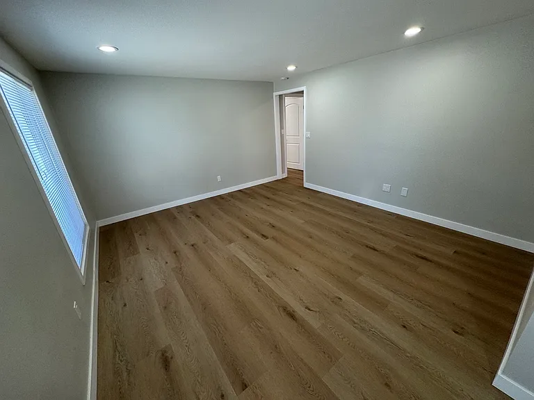 8932 Grand Ave — Photo 16