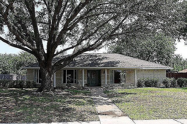 1st image of 1809 N Crest Dr