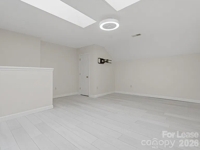 9437 Fairmead Dr — Photo 47