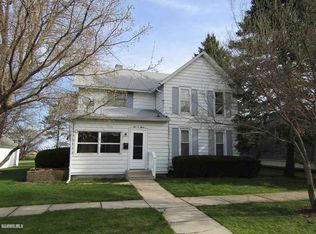 207 W Dame St, Lanark, IL 61046