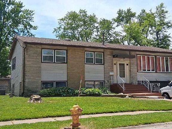 2nd image of 2719 Larkspur Ln