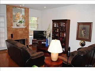 4th image of 20950 Oxnard St APT 40