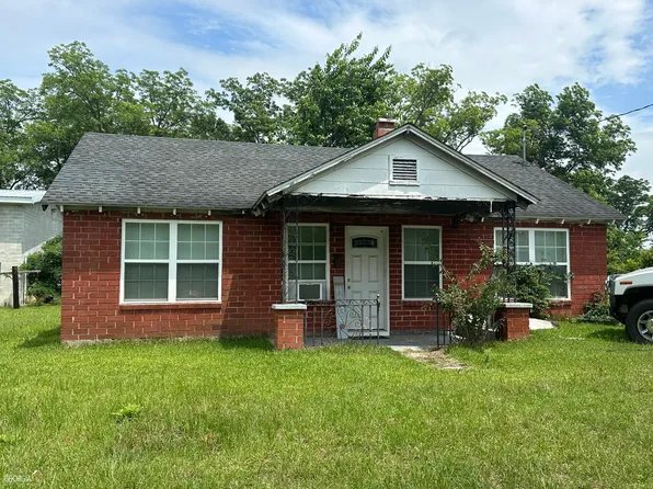 260 N Terrell St, Metter, GA 30439