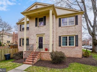 7401 Willshire Hunt Ct, Springfield, VA 22153