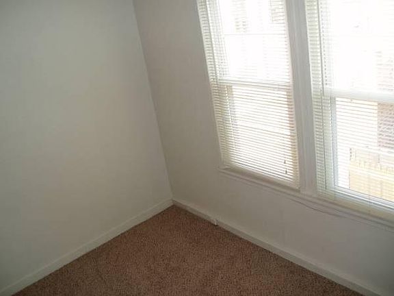 4th image of 1123 E Columbia Ave