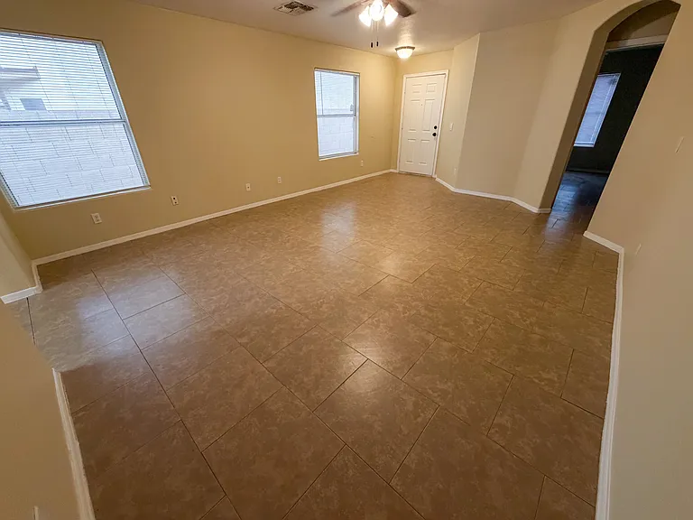 15448 W Hearn Rd — Photo 4