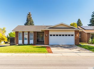 419 Kingsmere Boulevard, Saskatoon, SK S7J 3T9