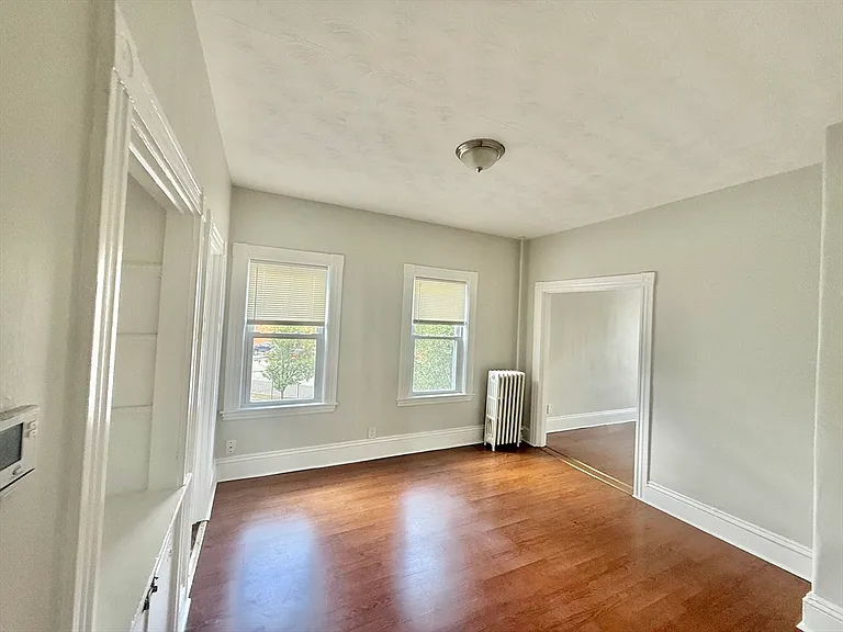 15 Gladstone St #3 — Photo 5