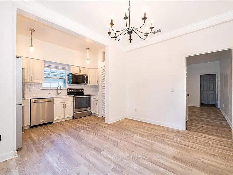 224 Emory Pl — Photo 2