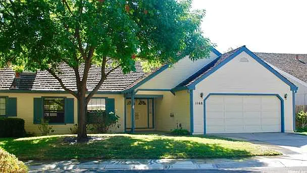 1168 Spruce Tree Cir photo 1