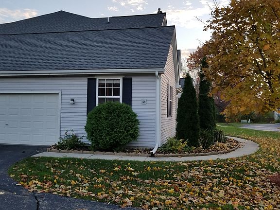 5th image of 240 Barrington Cir #1
