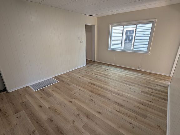 3rd image of 551 6th St