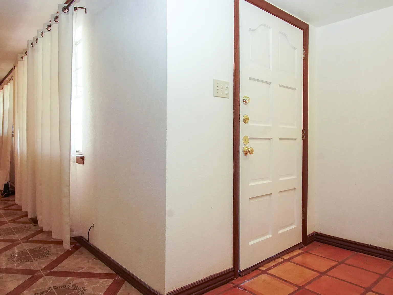 4 bed, 3.0 bath, 2641 sqft, $1,995 — Photo 3