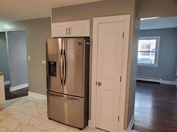 4th image of 8634 W Berwyn Ave #1