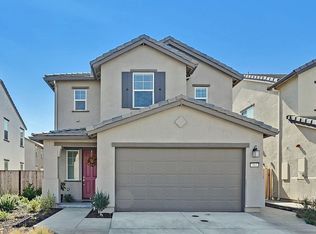 565 Sparrow St, Hollister, CA 95023