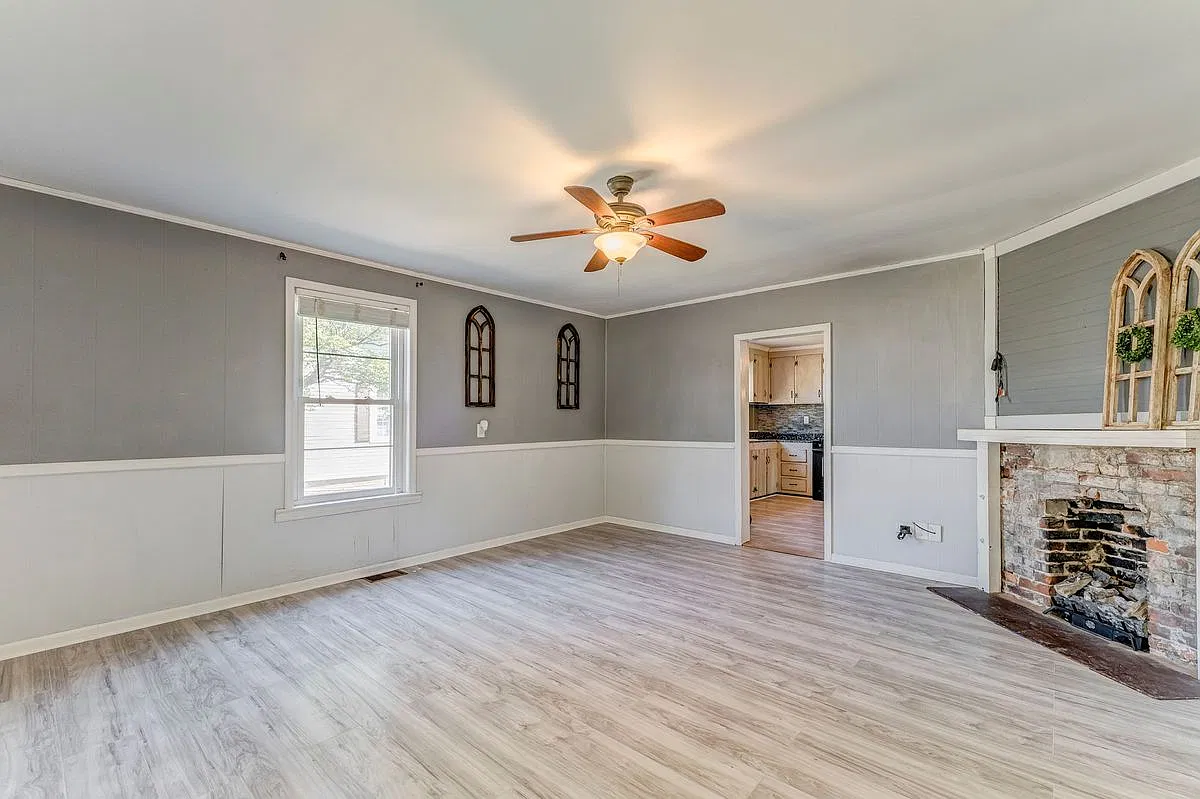 2 bed, 1.0 bath, 1209 sqft, $1,500 — Photo 4