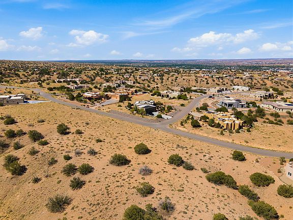 3rd image of 10 Brazos Trl