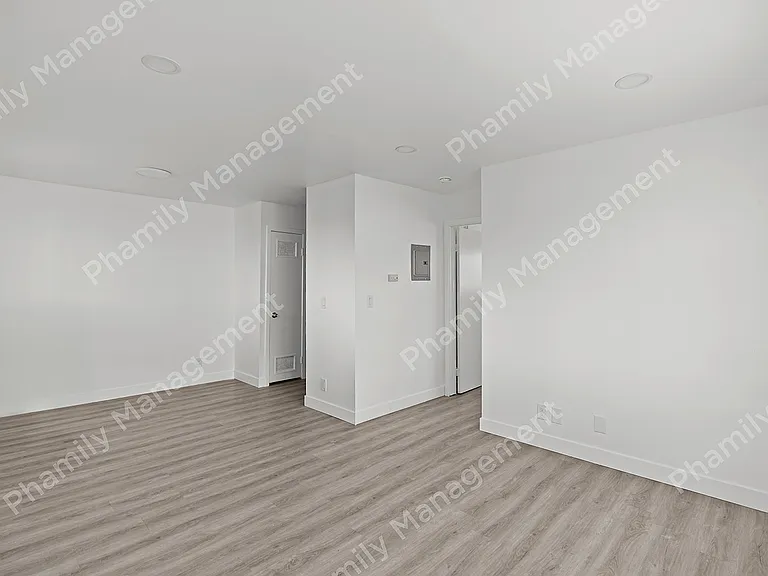 2538 Johnston St #11 — Photo 3