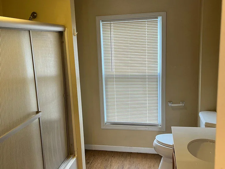 420 Park Ave #2 — Photo 6