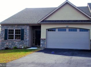 107 Anna Ln, Elizabethtown, PA 17022