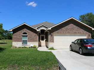 1108 Ivey St, Madisonville, TX 77864