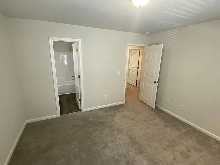 2091 Wiggins Vlg — Photo 12
