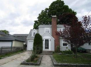 12 Philmont Ave, Cranston, RI 02910