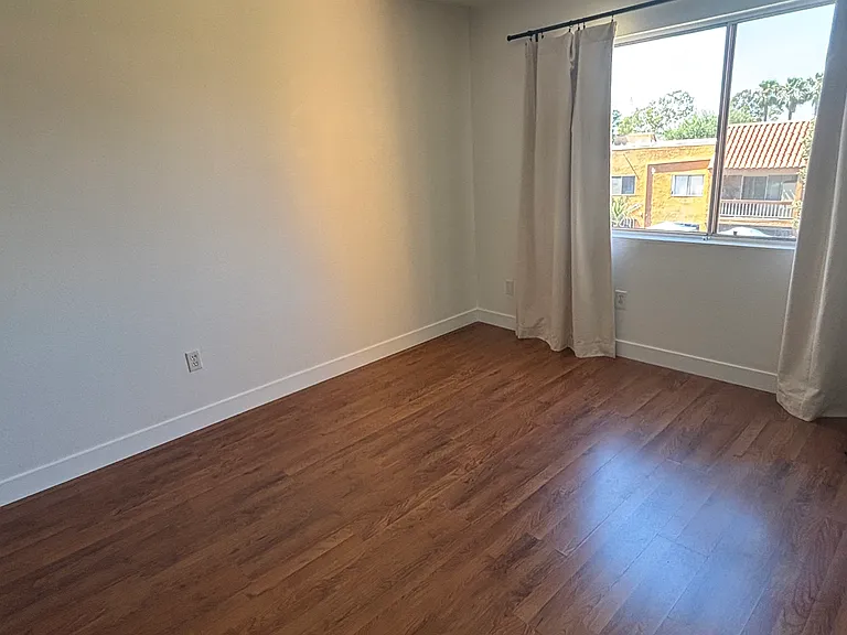 6600 Warner Ave — Photo 10
