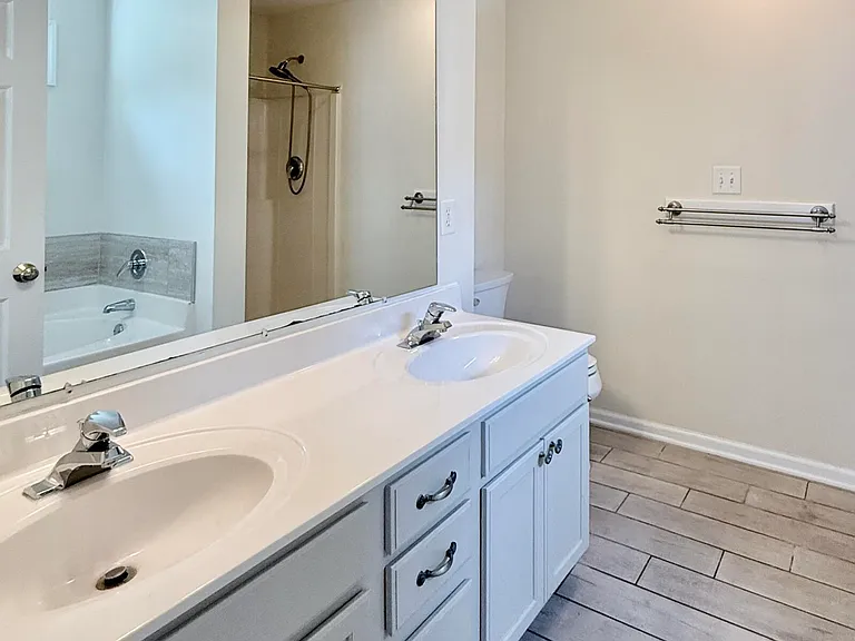 2729 E Shoreham St — Photo 37