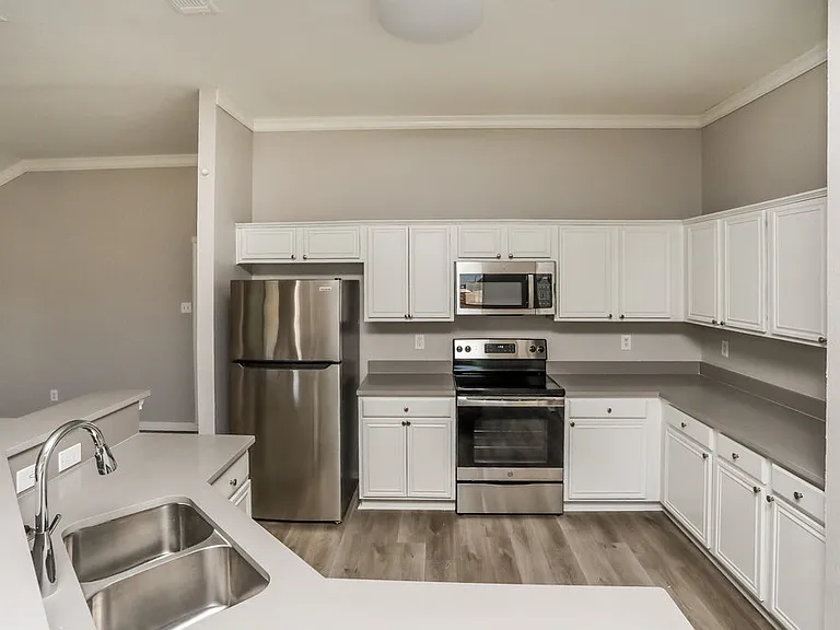721 S Highland Dr — Photo 8