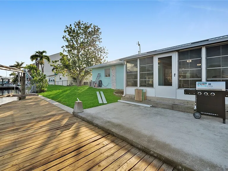 2758 Bruce St — Photo 35