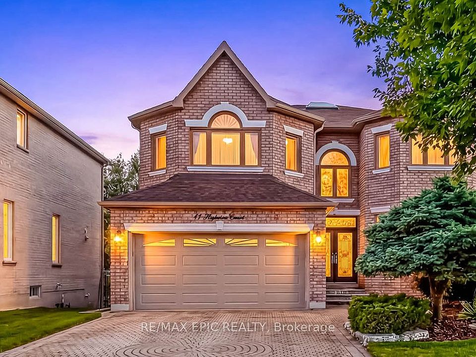 1st image of 11 Palace Ct