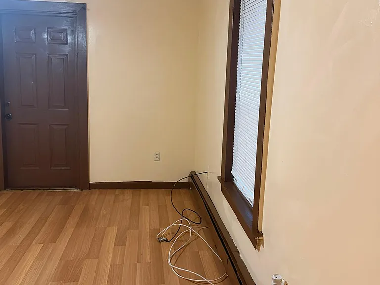 81 Bellevue Ave #A — Photo 28