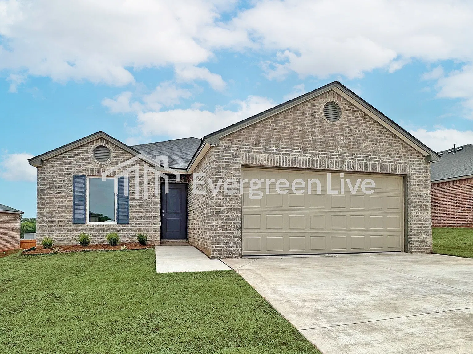 3 bed, 2.0 bath, 1216 sqft, $1,645 — Photo 2