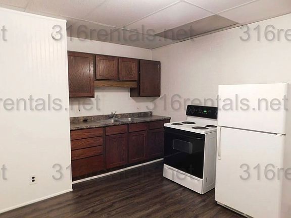 3rd image of 300 S Main St APT 23