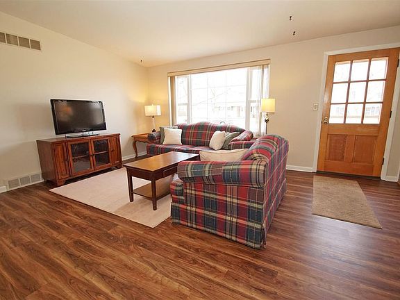 5th image of 1814 E Saint Jude Ct