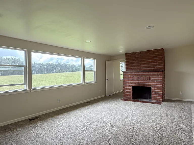 2421 Table Bluff Rd — Photo 31