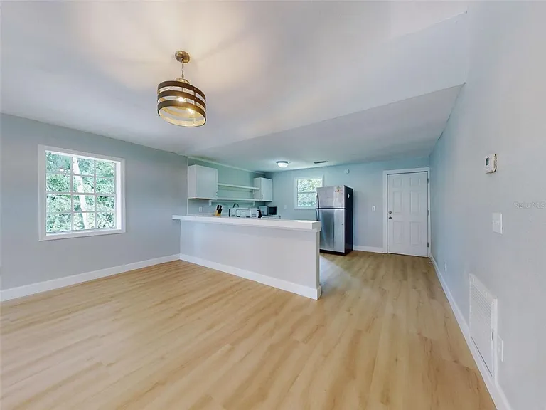 1103 Washington St — Photo 9
