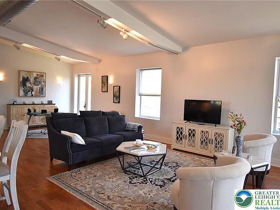 5th image of 43 N Delaware Dr #3