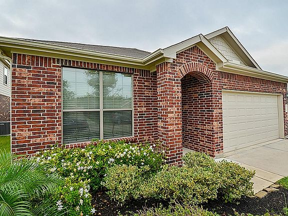 3rd image of 5826 Camelia Evergreen Ln