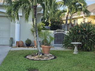 134 Monroe Ave, Cape Canaveral, FL 32920