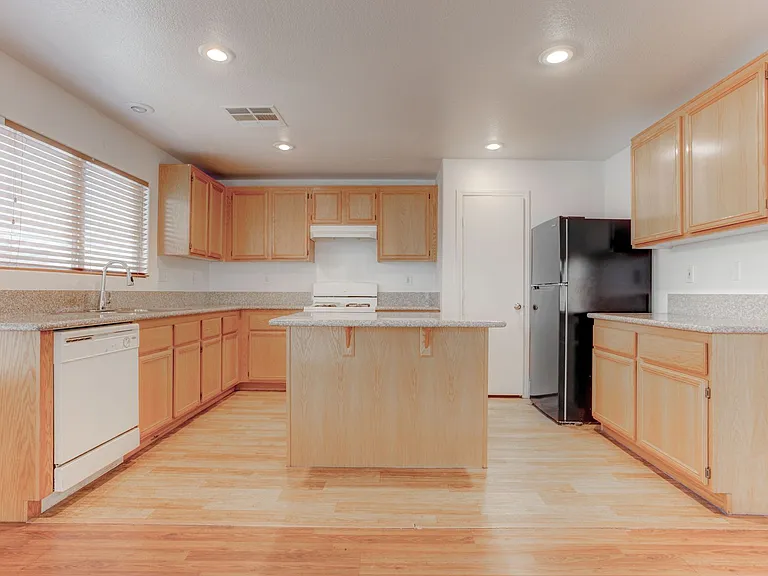 1195 Sweet Orange St — Photo 10