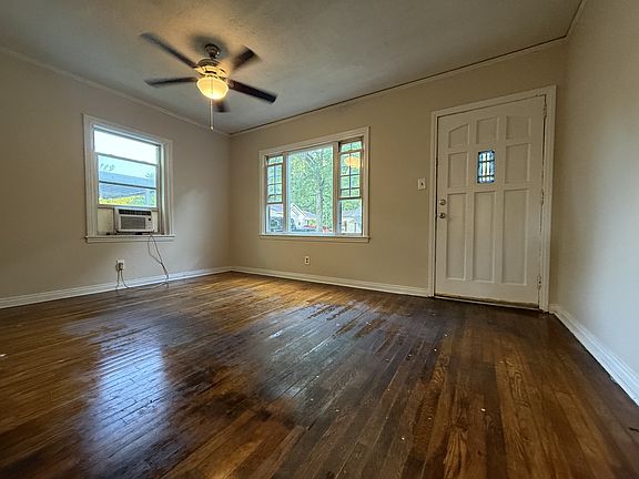 2nd image of 650 Avenue F NE