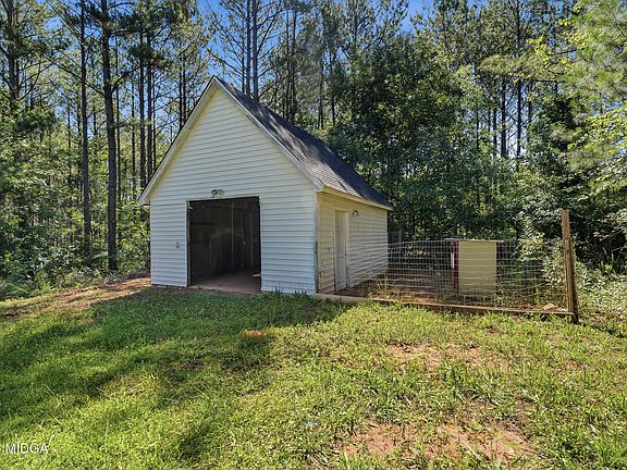 3rd image of 1105 Old Indian Springs Rd