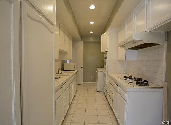 5th image of 11928 Kiowa Ave APT 204