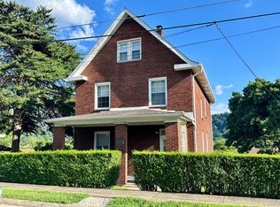 492 Walnut St APT 1, Springdale, PA 15144