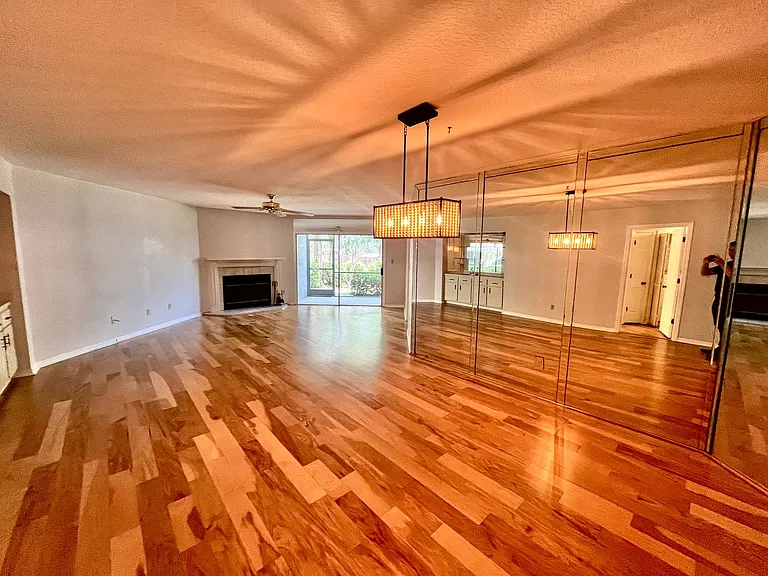 3970 Lancashire Ln — Photo 10